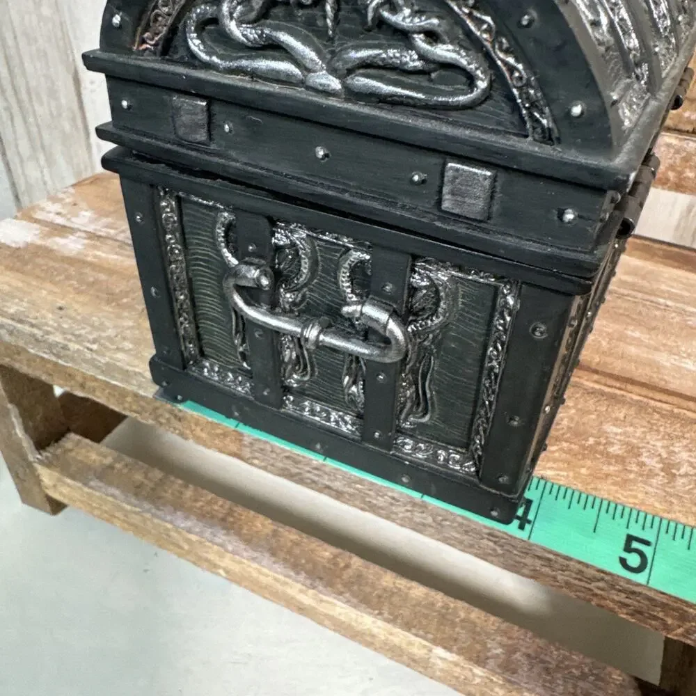 Disney Pirates Of The Caribbean At Worlds End Treasure Chest With Coin Ornament
